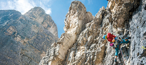 Varape avec équipement d'escalade