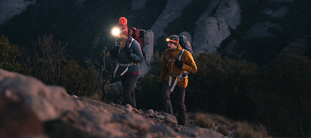 deux randonneurs équipés du sac à dos airzone trail 30